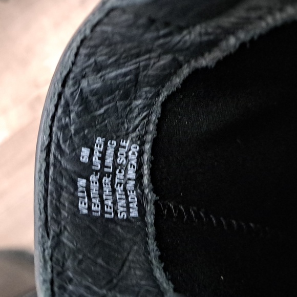 Leather side zip ankle booties - Picture 7 of 11